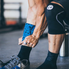 Load image into Gallery viewer, Rehband RX Knee Sleeve - 3mm - Black/White - SINGLE
